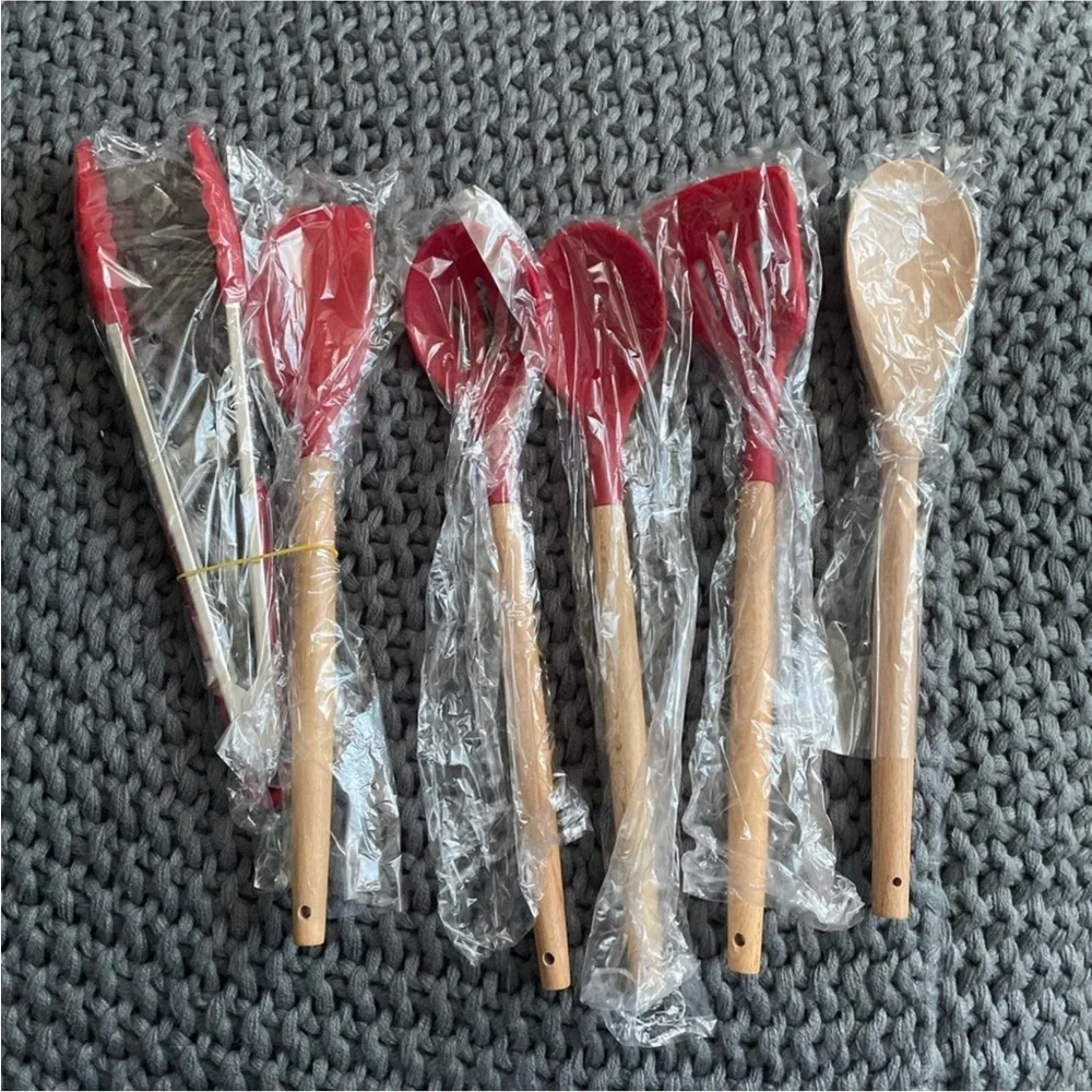 NWT Members’ Mark Farmhouse Crock & Utensil Set – 7 Piece